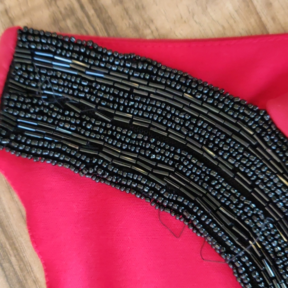 Beautiful beaded neck dress WITH POCKETS - Picture 4 of 6